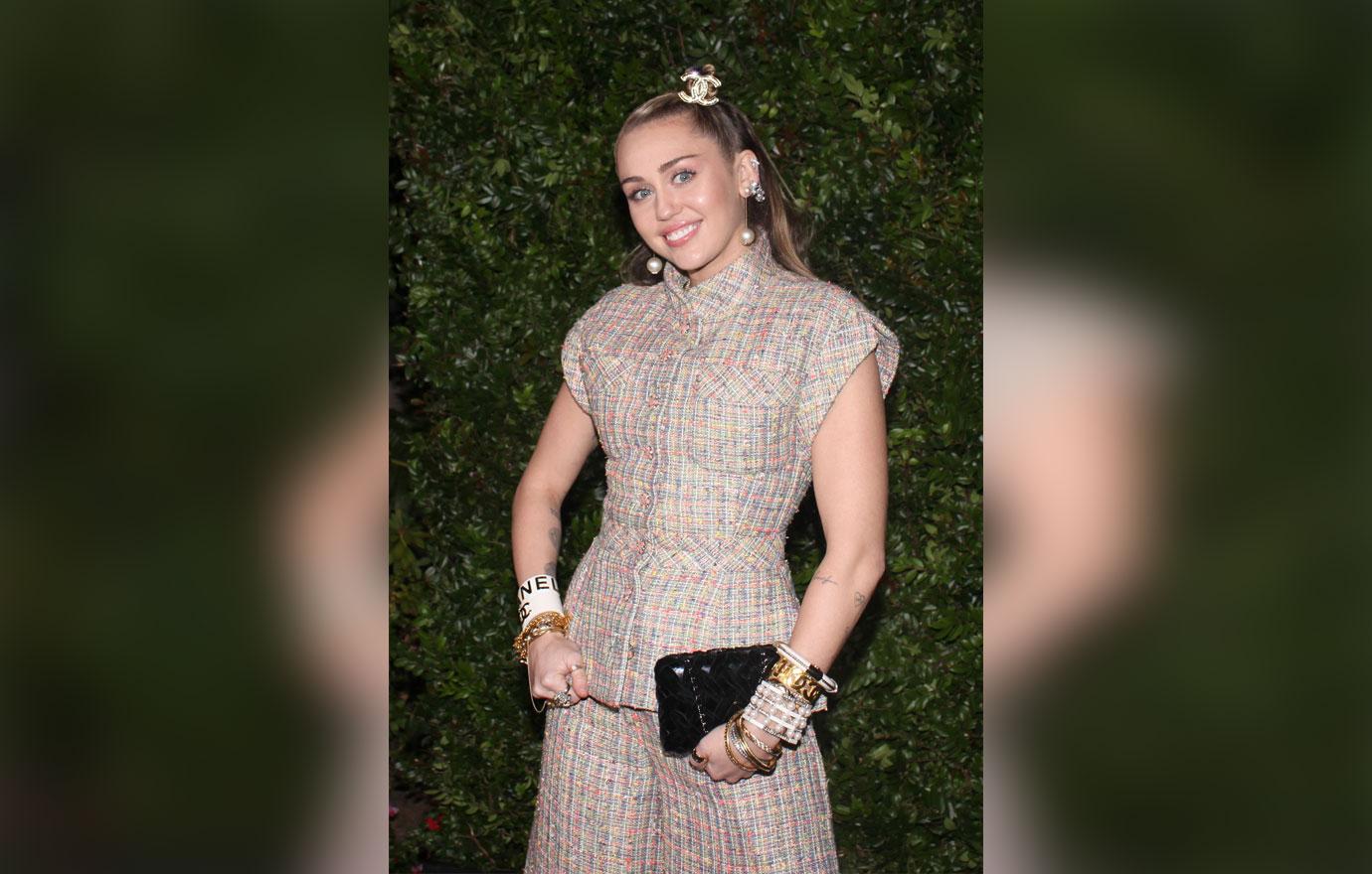 Miley Cyrus In A Dress Liam Hemsworth Unfollow Instagram
