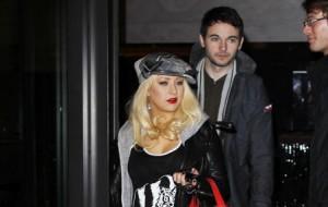 2011__05__7_Aguilera_Christ 300×190.jpg