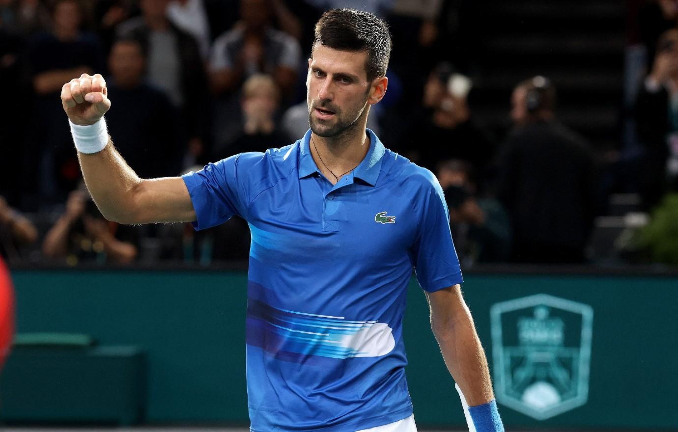 Aaron Rodgers praises Novak Djokovic's position on COVID-19 vaccine