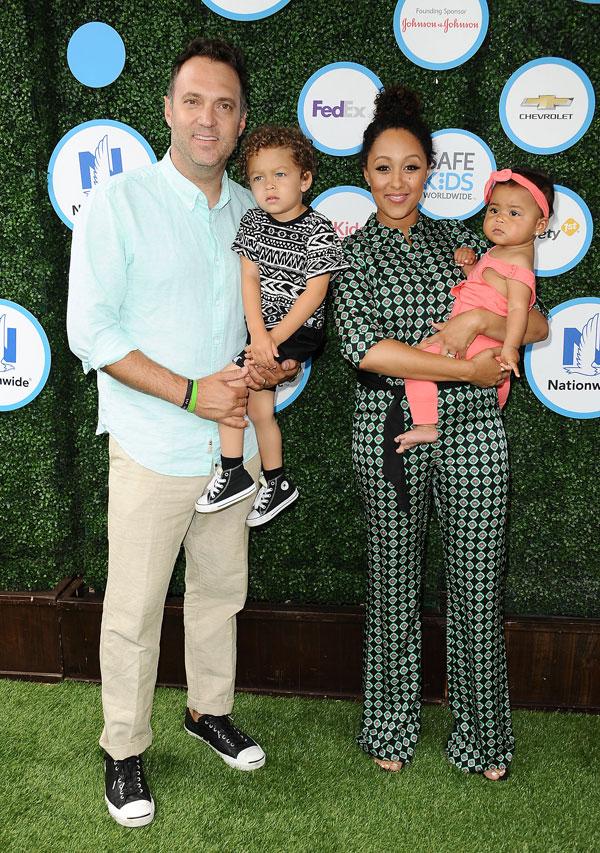 Tamera mowry kisses adam housley birthday date night 01