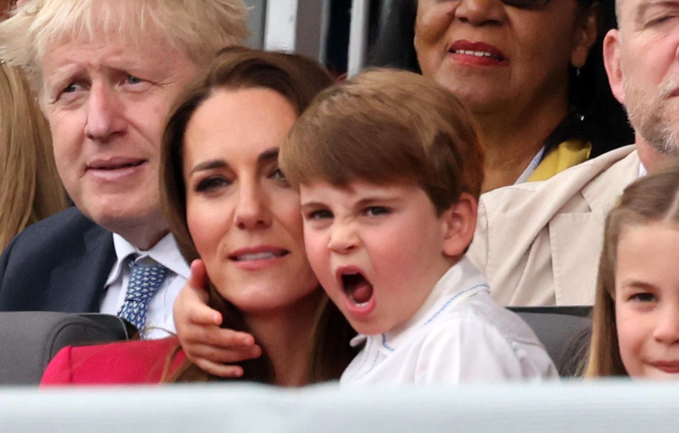 kate middleton exhausted prince louis silly faces platinum jubilee