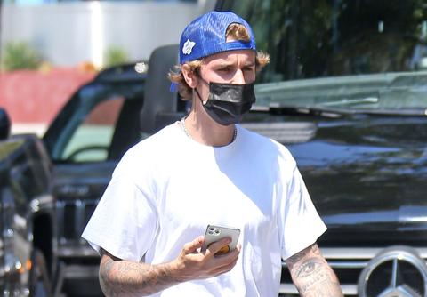 Celebs Out & About With Face Masks On: Justin Bieber