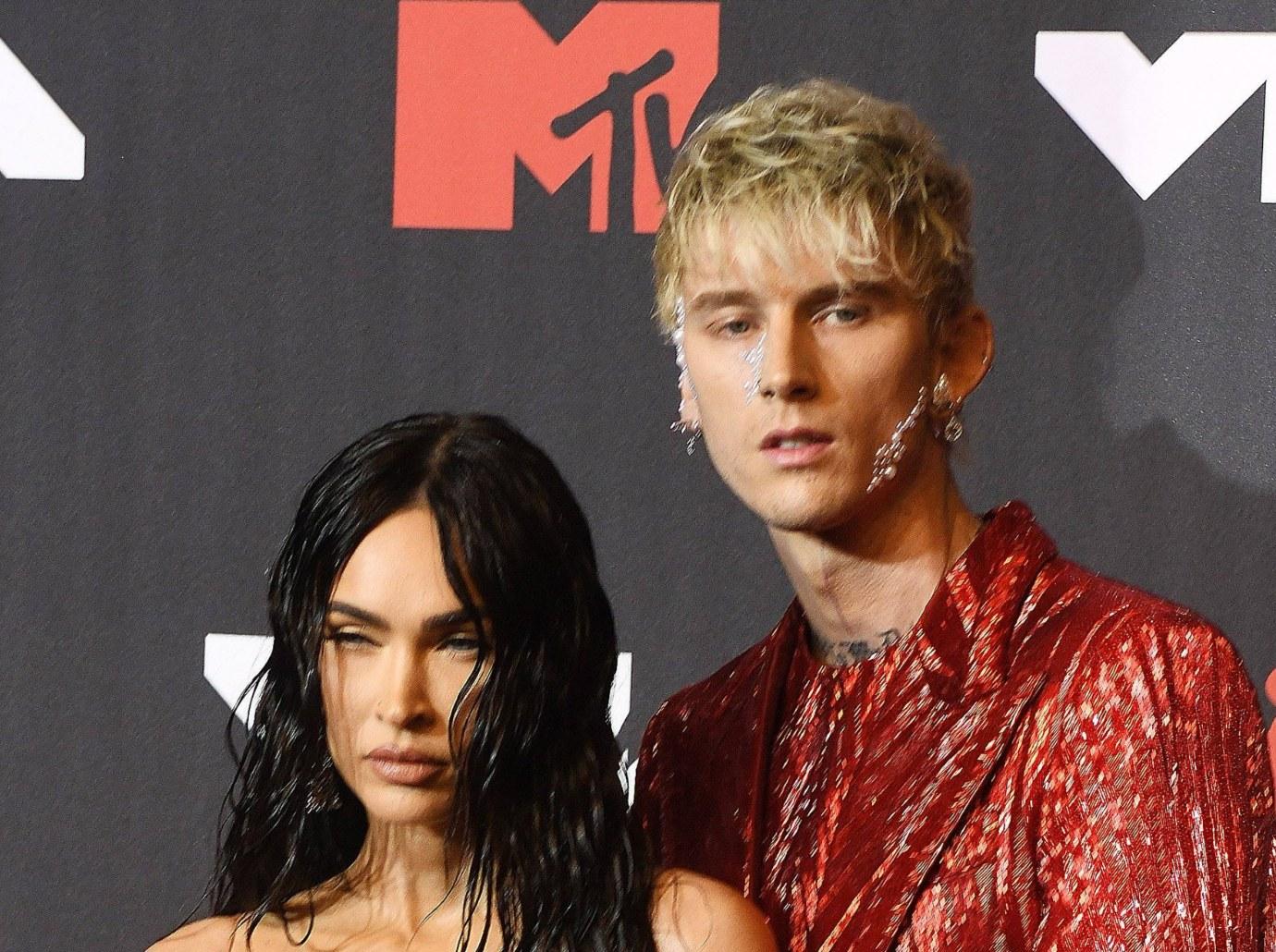 megan fox machine gun kelly havent split