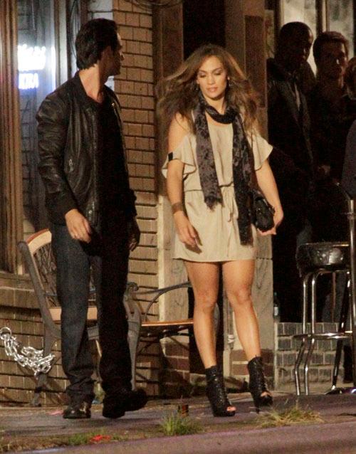 Jennifer Lopez Looks Fine & Flirty on 'What To Expect' Film Set