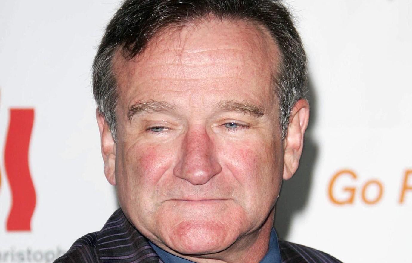 sally field robin williams change mrs doubtfire filming father death