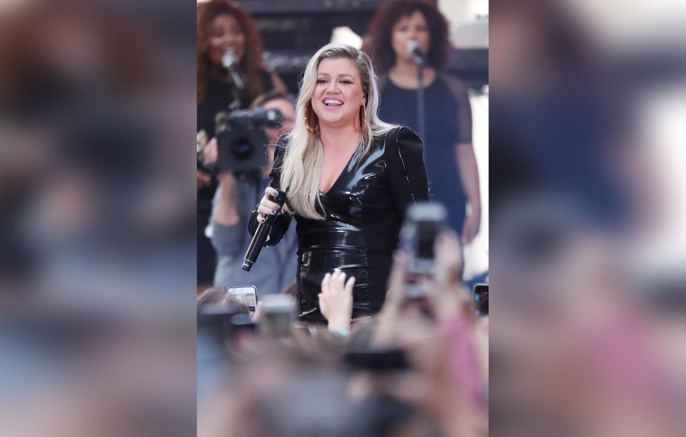 Kelly Clarkson Performs on the Today Show Summer Concert Series