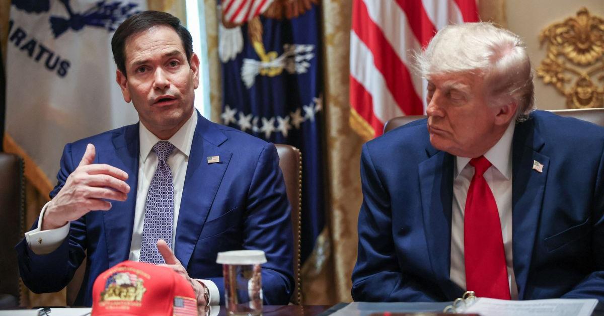 Marco Rubio Accused of Repeatedly Saying 'Mr. President' to Keep Donald Trump 'Awake' as His Eyes Flutter in Cabinet Meeting: Watch