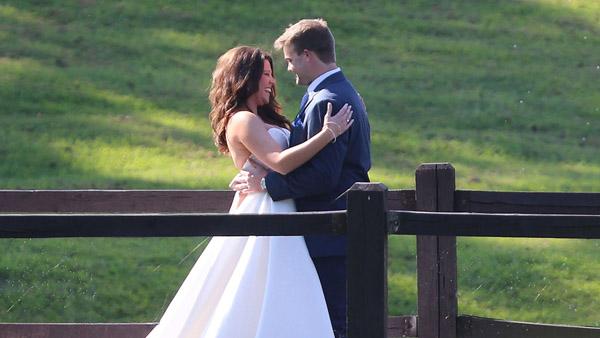 Exclusive&#8230; Amy Duggar Weds Dillon King In Arkansas