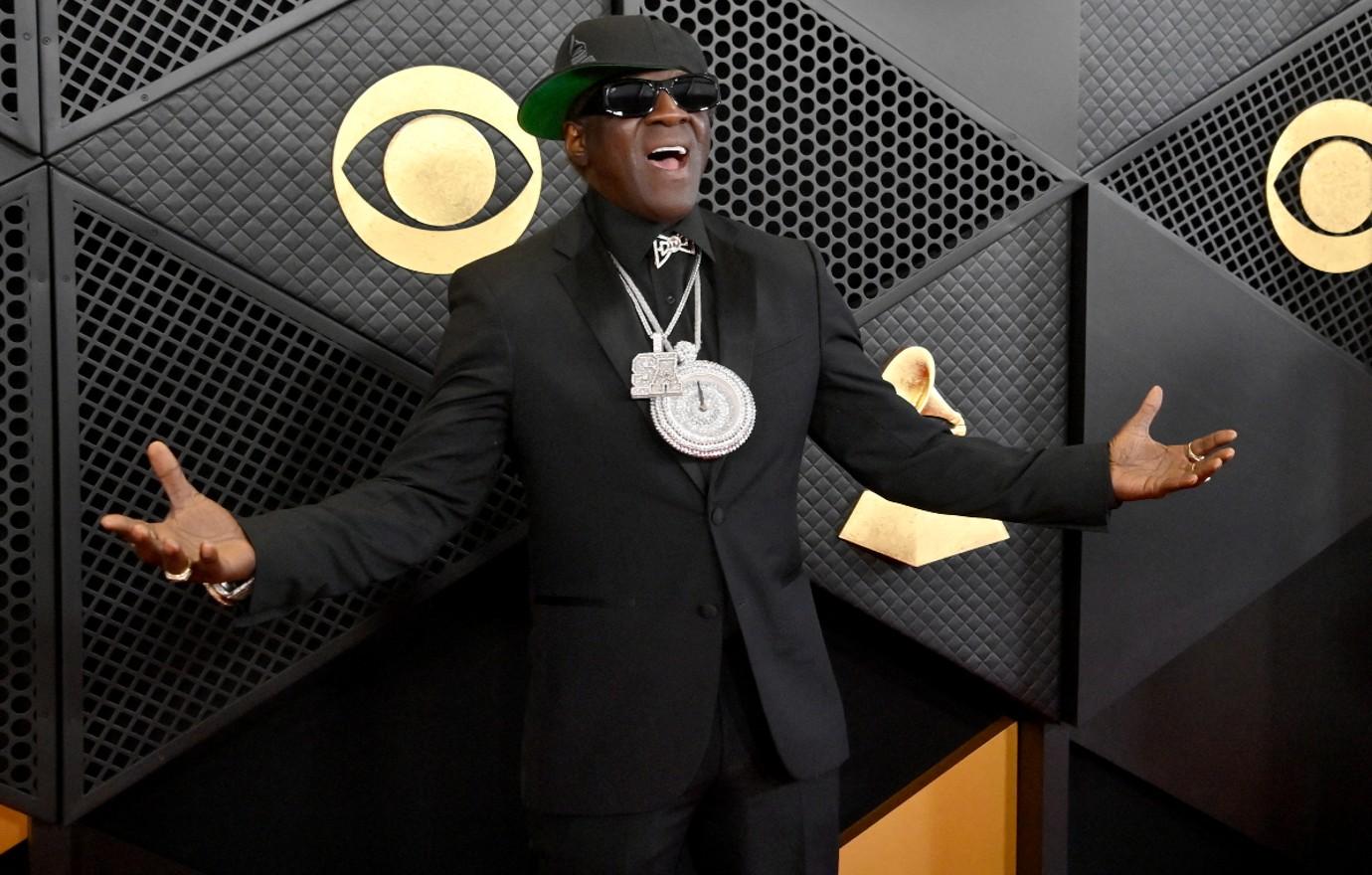 flavor flav miley cyrus smacked his face mistake gwen stefani