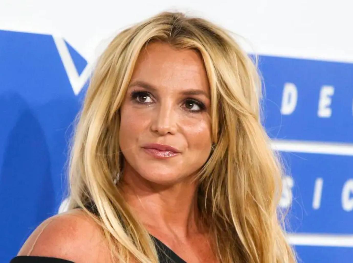 britney spears stands recollections upcoming memoir kept diaries