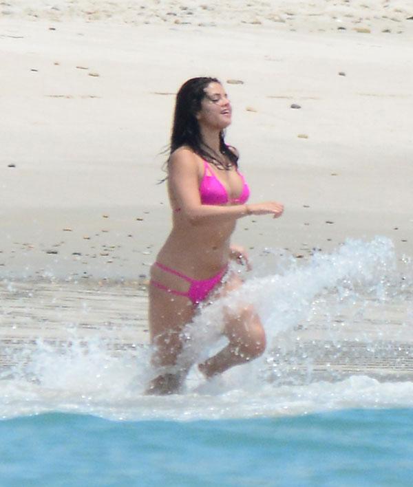 Selena gomez bikini mexico 04