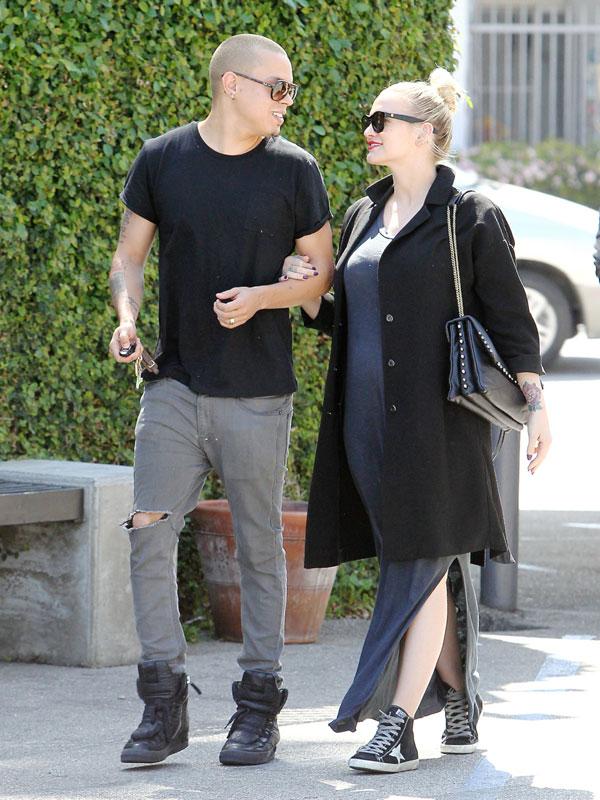 Ashlee simpson baby bump instagram 05