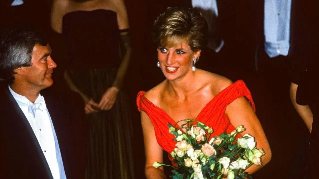 Image of Princess Diana once admitted that she 'was trying to cut my wrists with razor blades' due to being depressed.