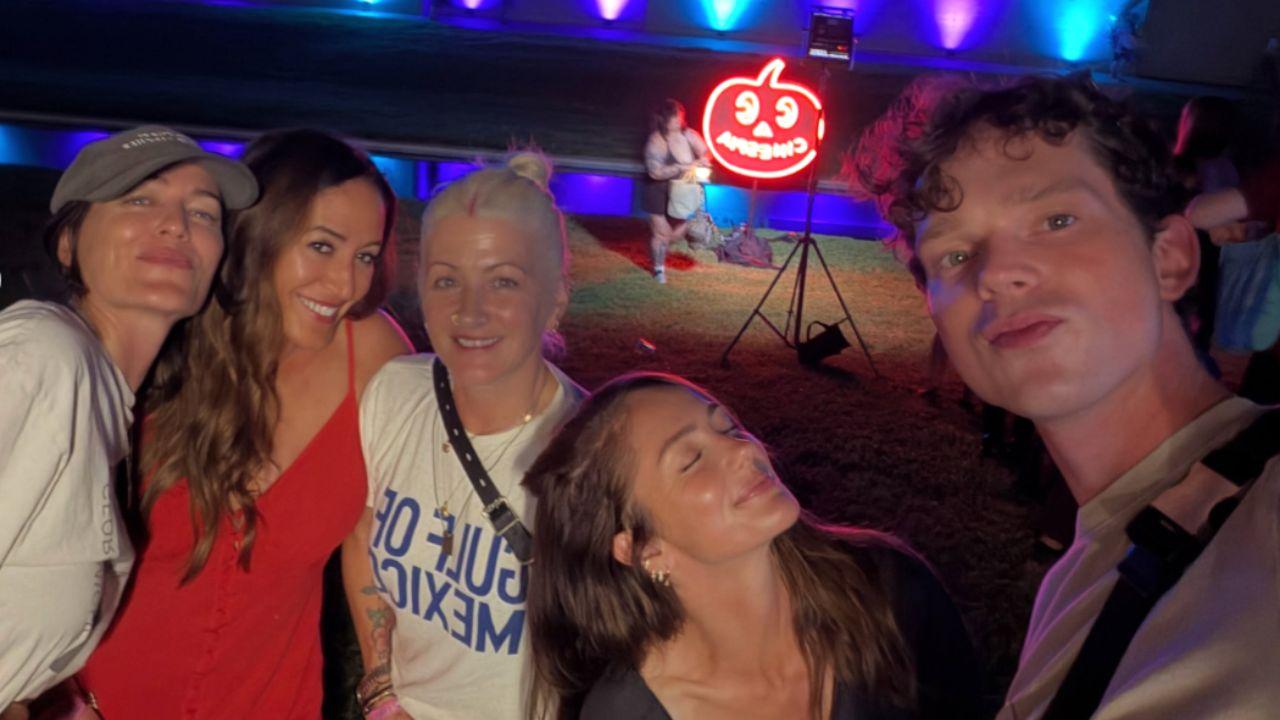 Photo of Minka Kelly's fans shared their support.