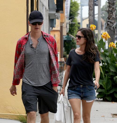 Rachel bilson hayden christensen july13 00042 m_ _2.jpg