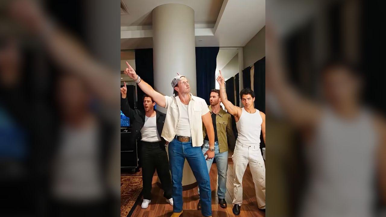 image of The country star made a surprise appearance at a Jonas Brothers concert. 