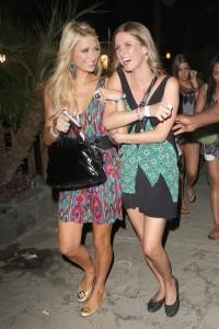 2010__04__full_paris_hilton_5_wenn2810350 200&#215;300.jpg