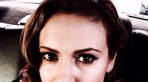 Alyssa milano selfie