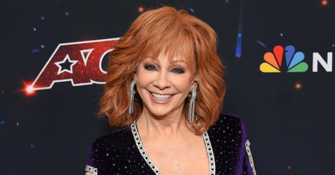 reba mcentire ring rengagement finger married the voice