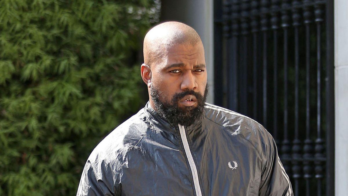 Image of Kanye West was urged to take action rather than apologize using only 'words on paper.'