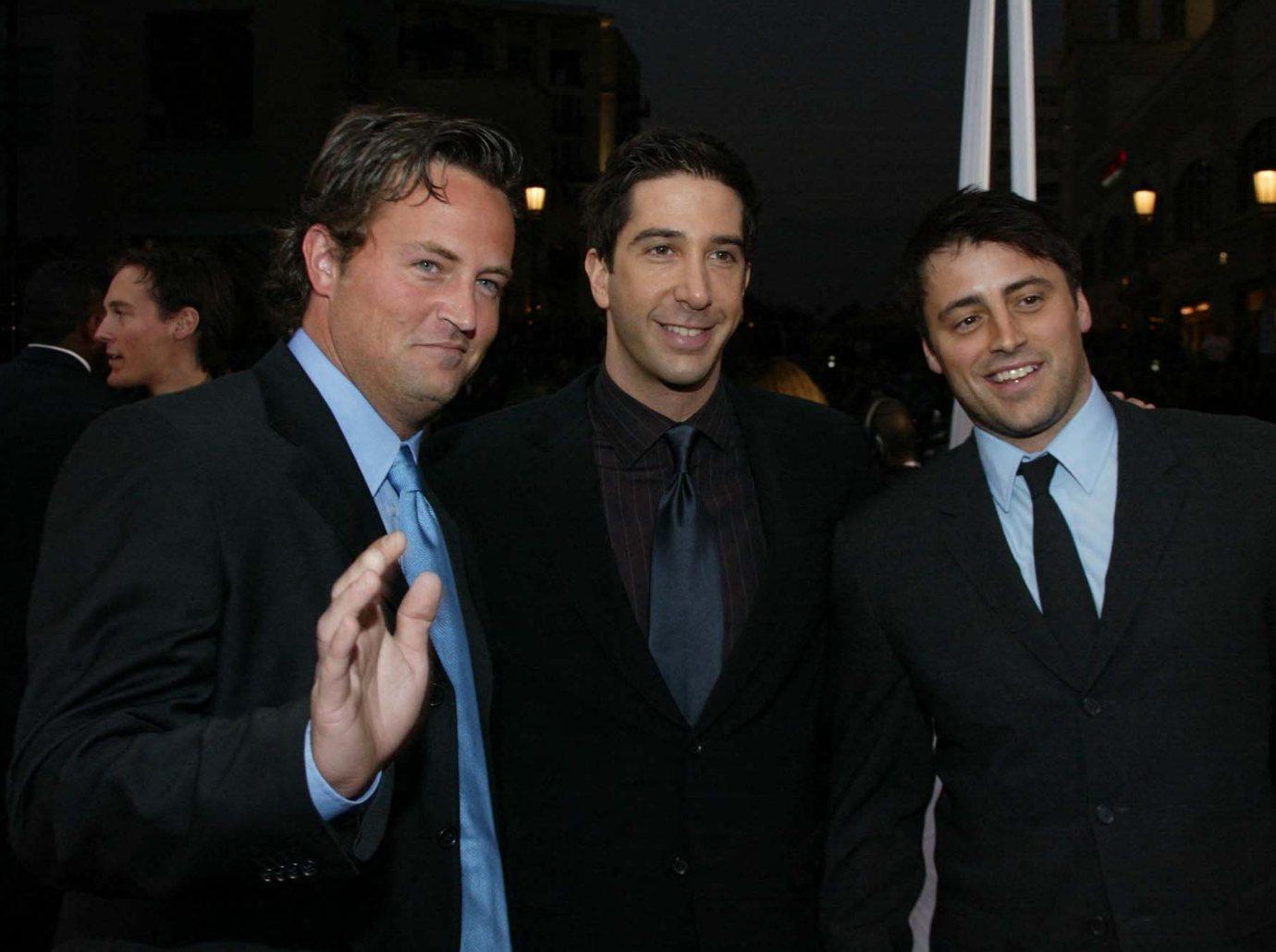 david schwimmer reveals matthew perry very reserved friends days