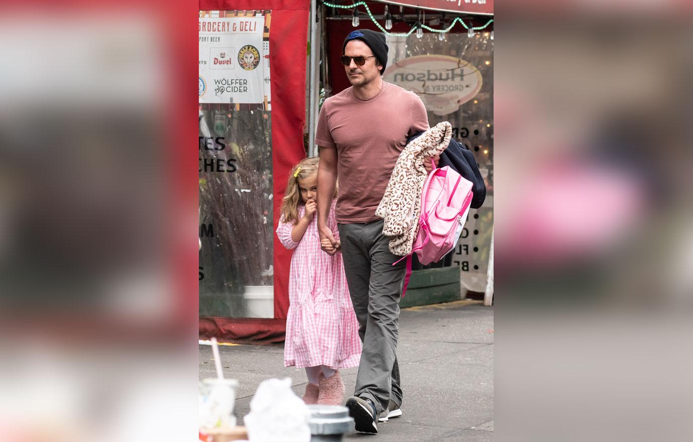 bradley cooper walks with lea cooper in nyc