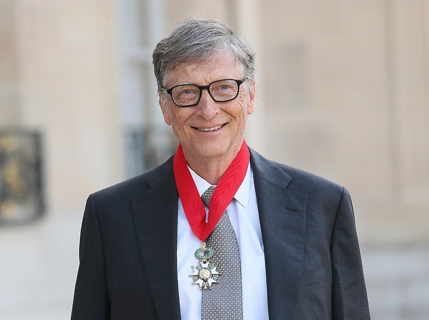 bill gates dating longtime pal paula hurd year