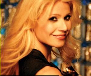 2010__07__Gwyneth_Paltrow_country_song_July27news 300×298.jpg