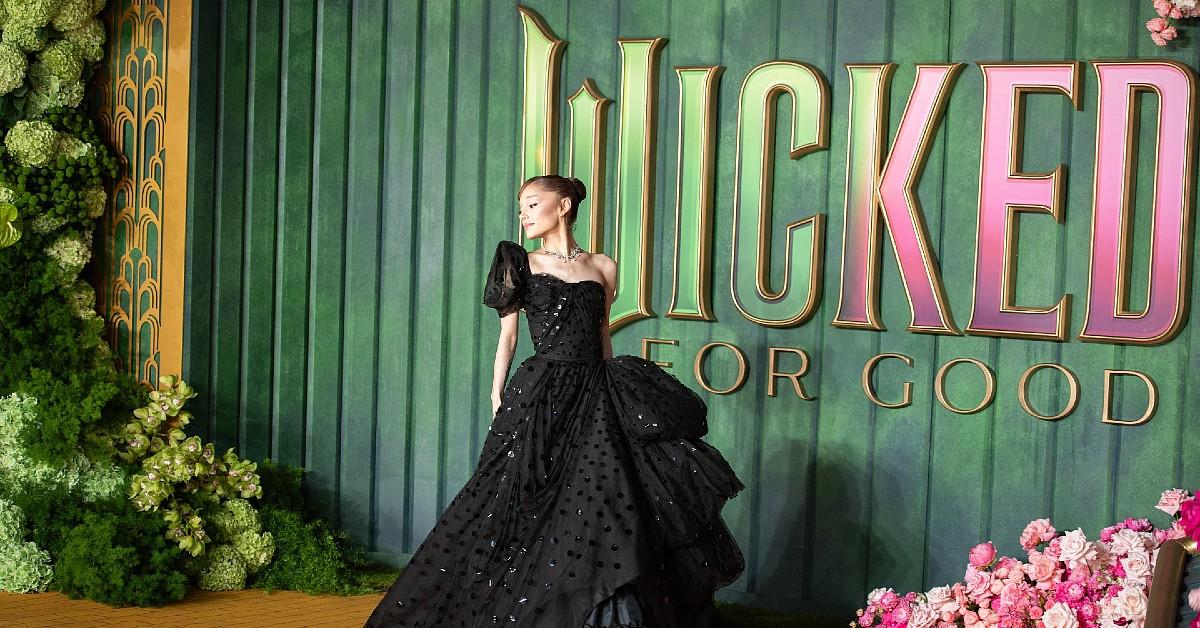 Image of Fans think Ariana Grande has gotten thinner.