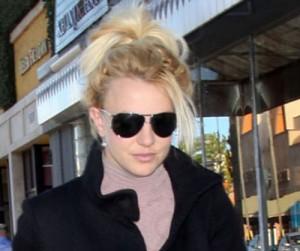 2010__12__Britney_Spears_Dec2news 300×279.jpg