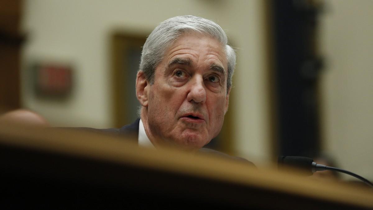 image of Chris Christie praised Robert Mueller following his death. 