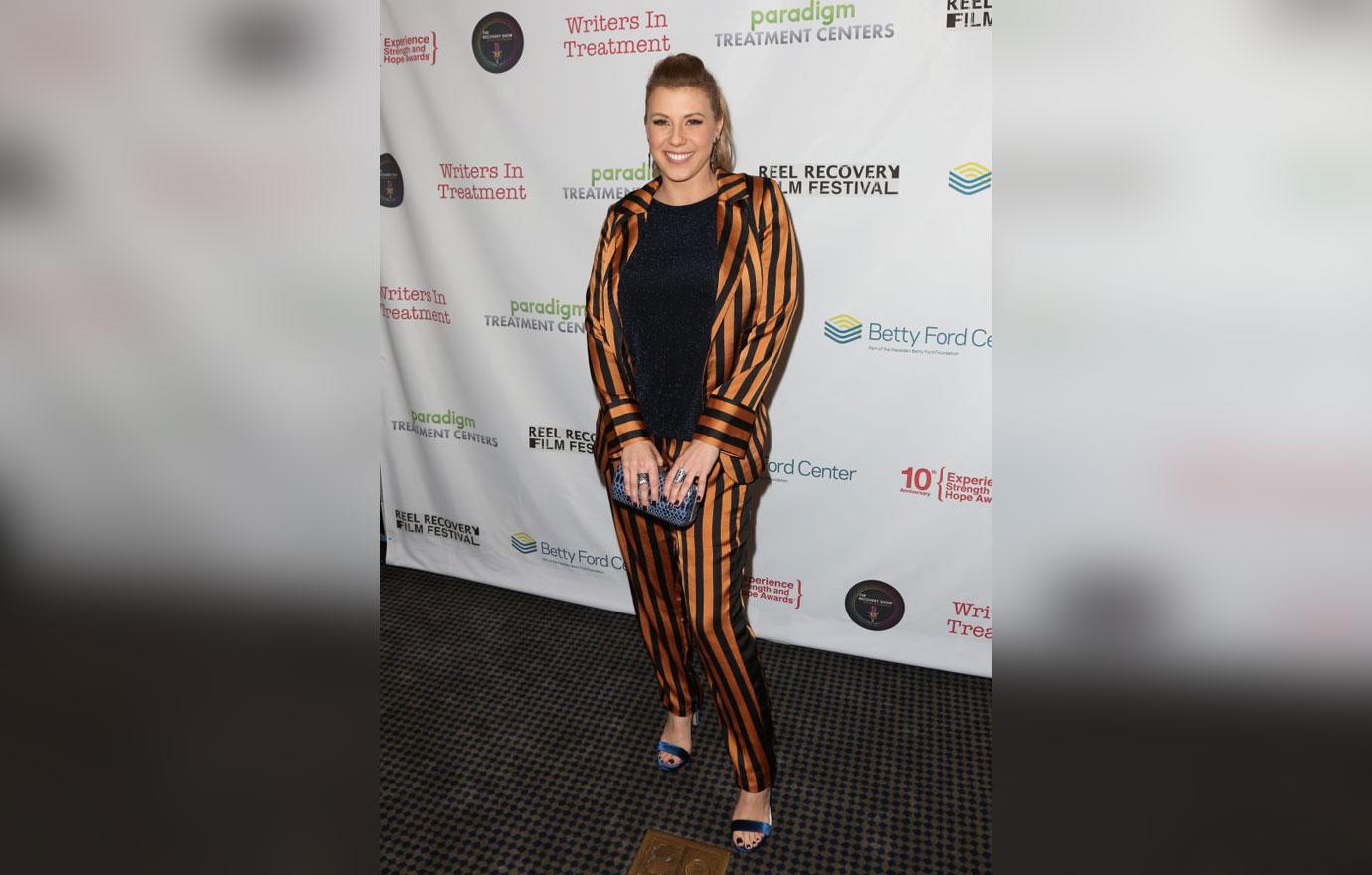 Jodie Sweetin Poses Red Carpet Parenting Podcast