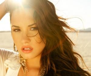 2011__07__Demi_Lovato_July5newsnea 300×300.jpg