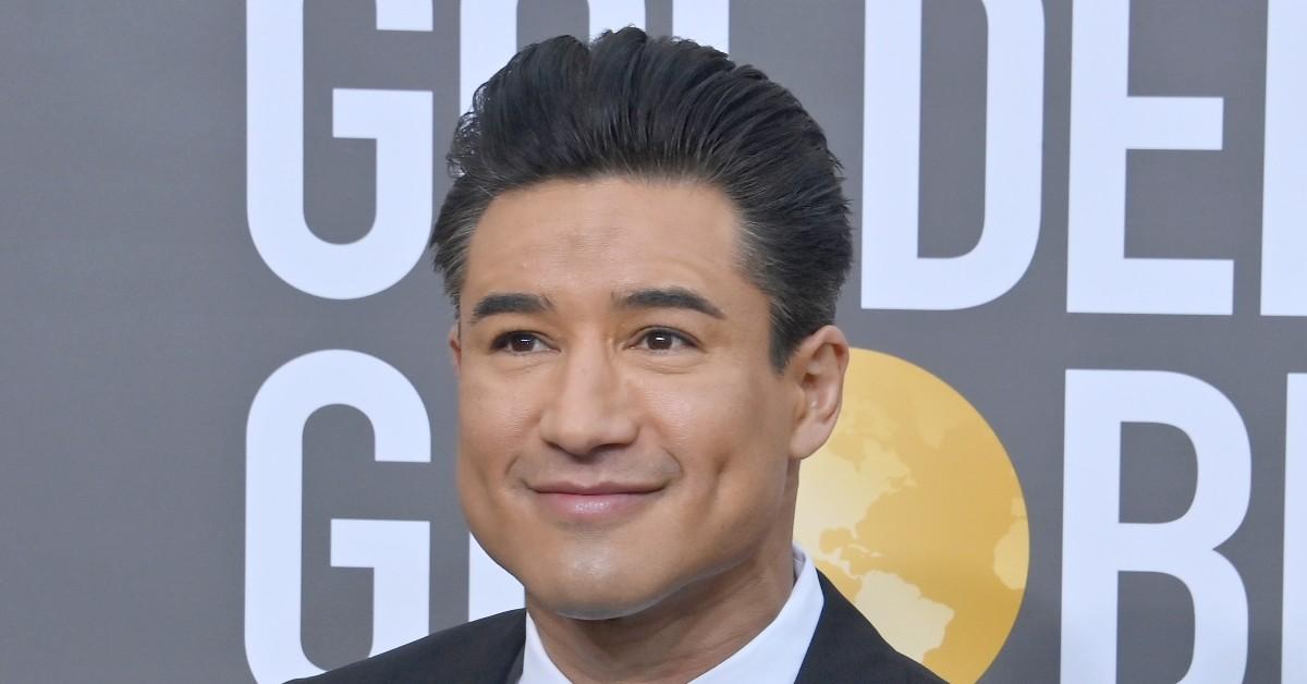 Mario Lopez Flies Solo On 2023 Golden Globes Carpet