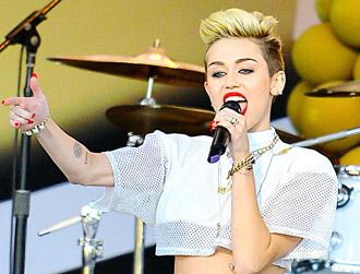 Miley cyrus jimmy kimmel rmain.jpg