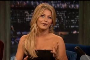 2011__10__Julianne Hough Oct14newsbt 300×201.jpg