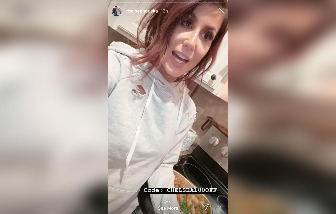 chelsea-houska-instagram-husband-cole-deboer-date-night-cooking-together-photos