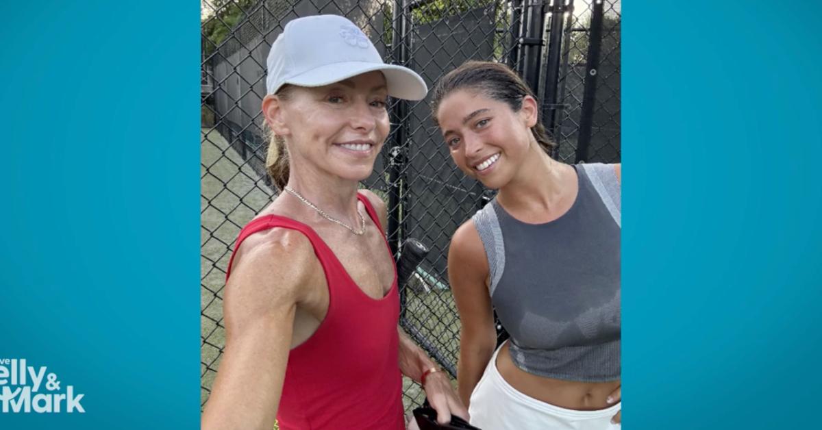 Image of Kelly Ripa snapped several selfies over summer vacation.