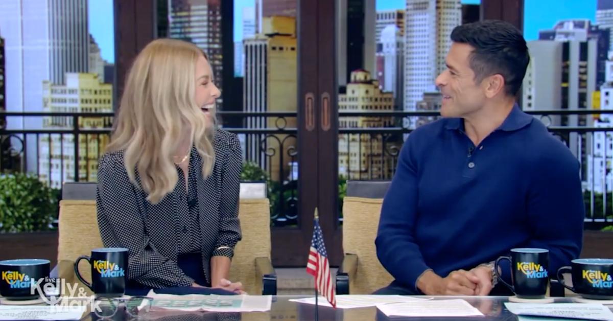 kelly ripa teases mark consuelos wet bed bathroom sleep live