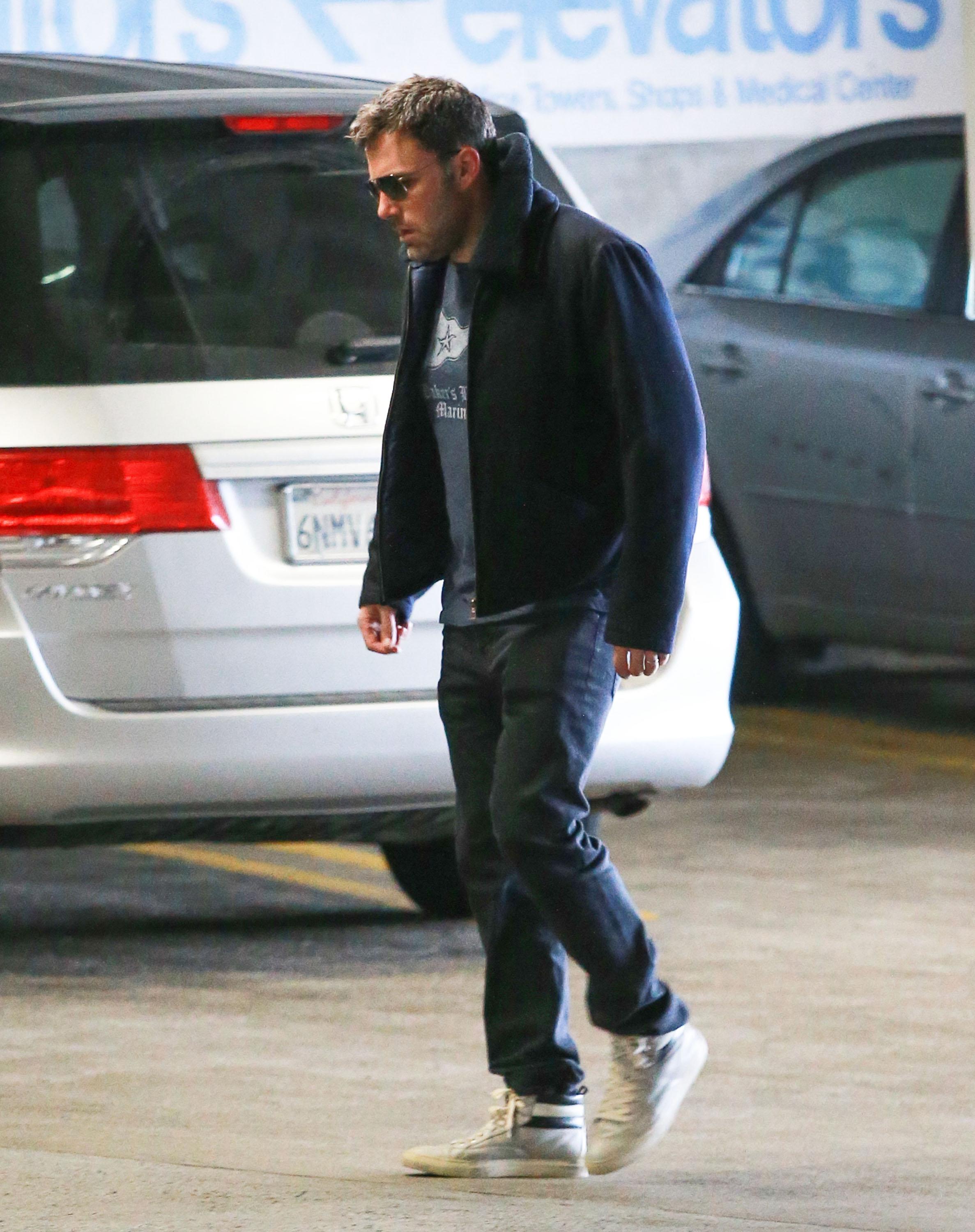 Exclusive&#8230; Ben Affleck Heads To A Medical Building