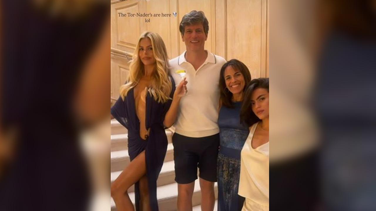 Image of Brooks Nader's mom, Holland, and sister, Sarah Jane, were also in the photo. 