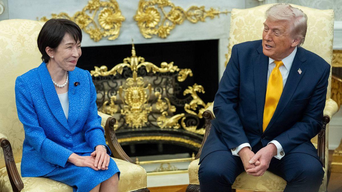 image of The two leaders complimented each other during the meeting.