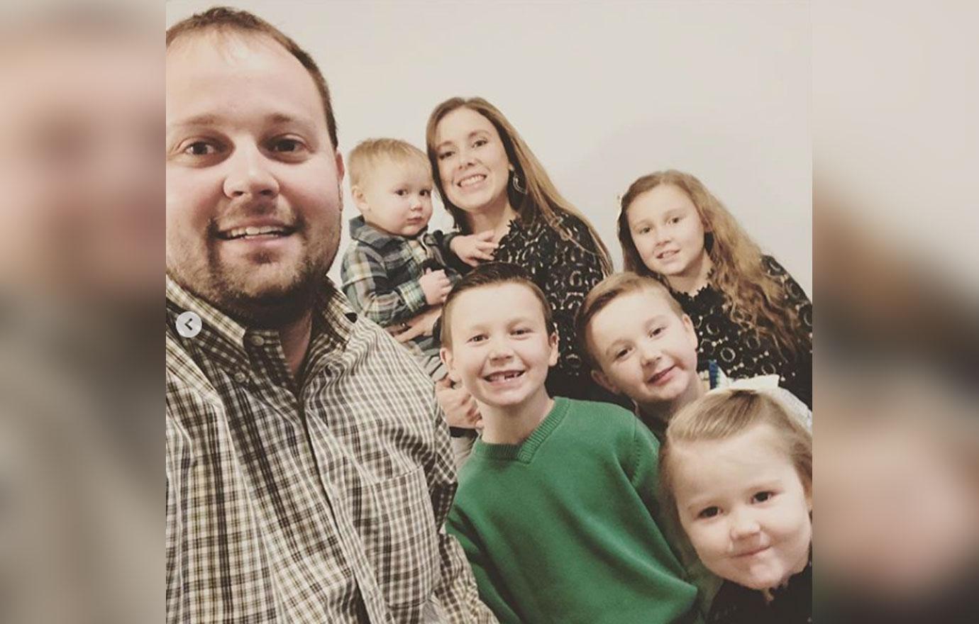 Josh Duggar wife Anna kids