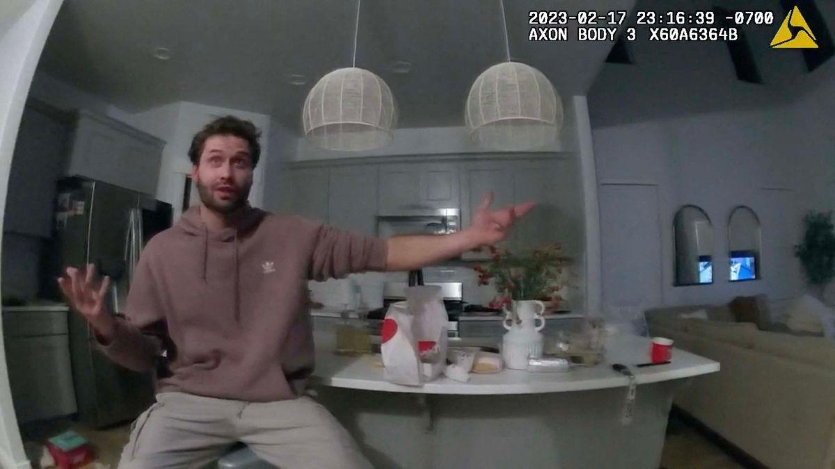 Image of Dakota Mortensen is also ordered to stay at least 100 feet away from Taylor Frankie Paul.