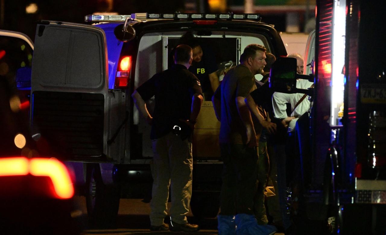 Raid federal officers