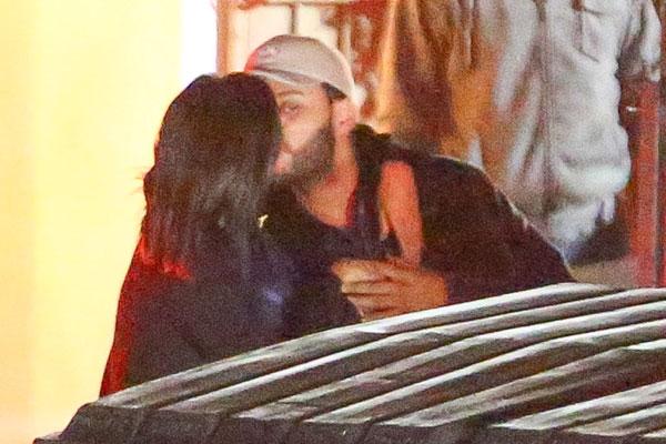 Selena gomez photos kissing weeknd 07