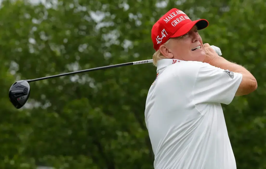 joe biden donald trump entourage mocked stroking ego golf course