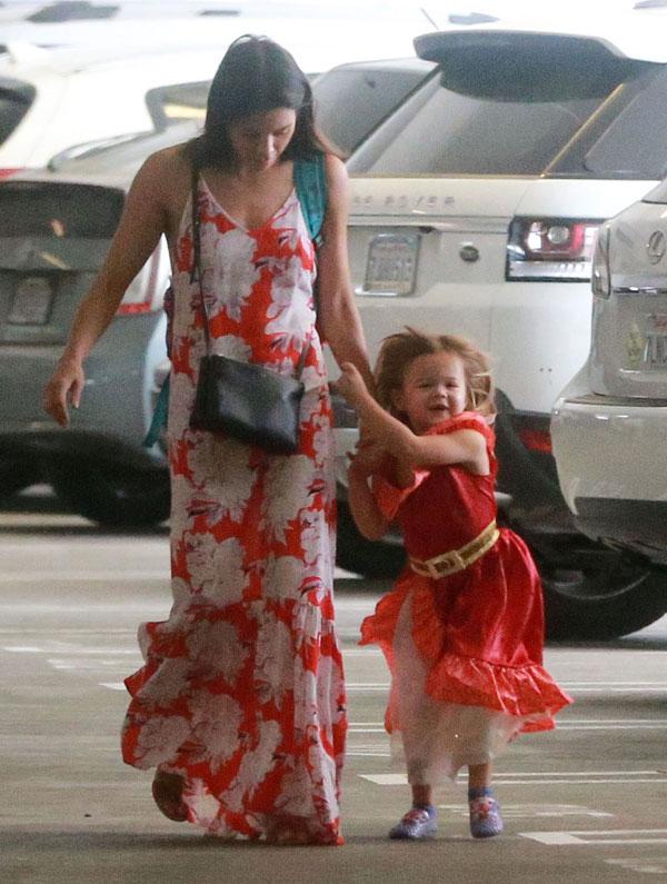 Jenna Dewan Tatum Holds Hands Everly Photos Movie Date