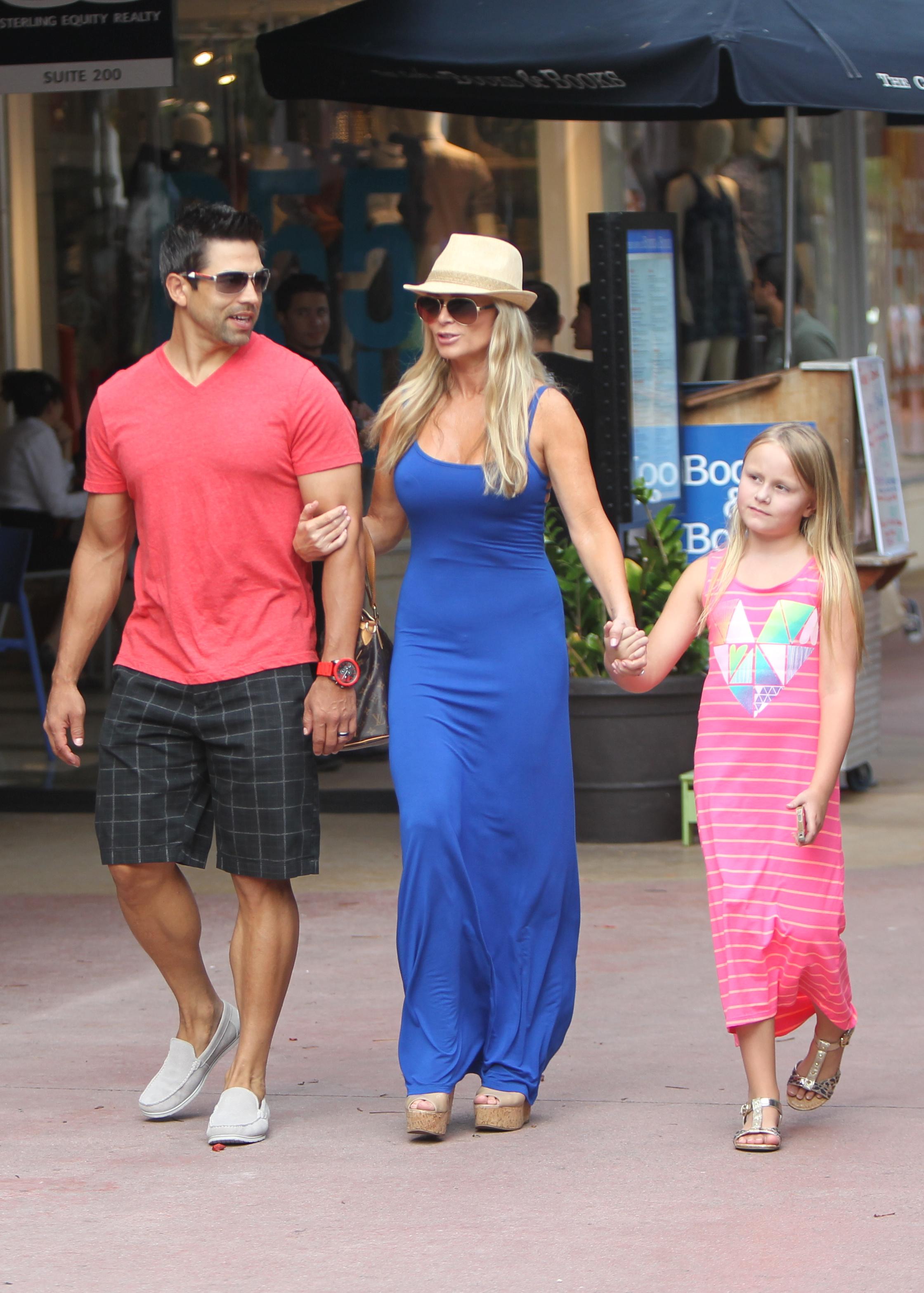 Tamra Judge with her new husband Eddie Judge and kids Sidney, Spencer and Sophia strolling along Lincoln Road in Miami Beach