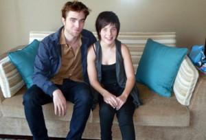 2011__05__Robert_Pattinson_Samantha_May19newsnea 300×204.jpg